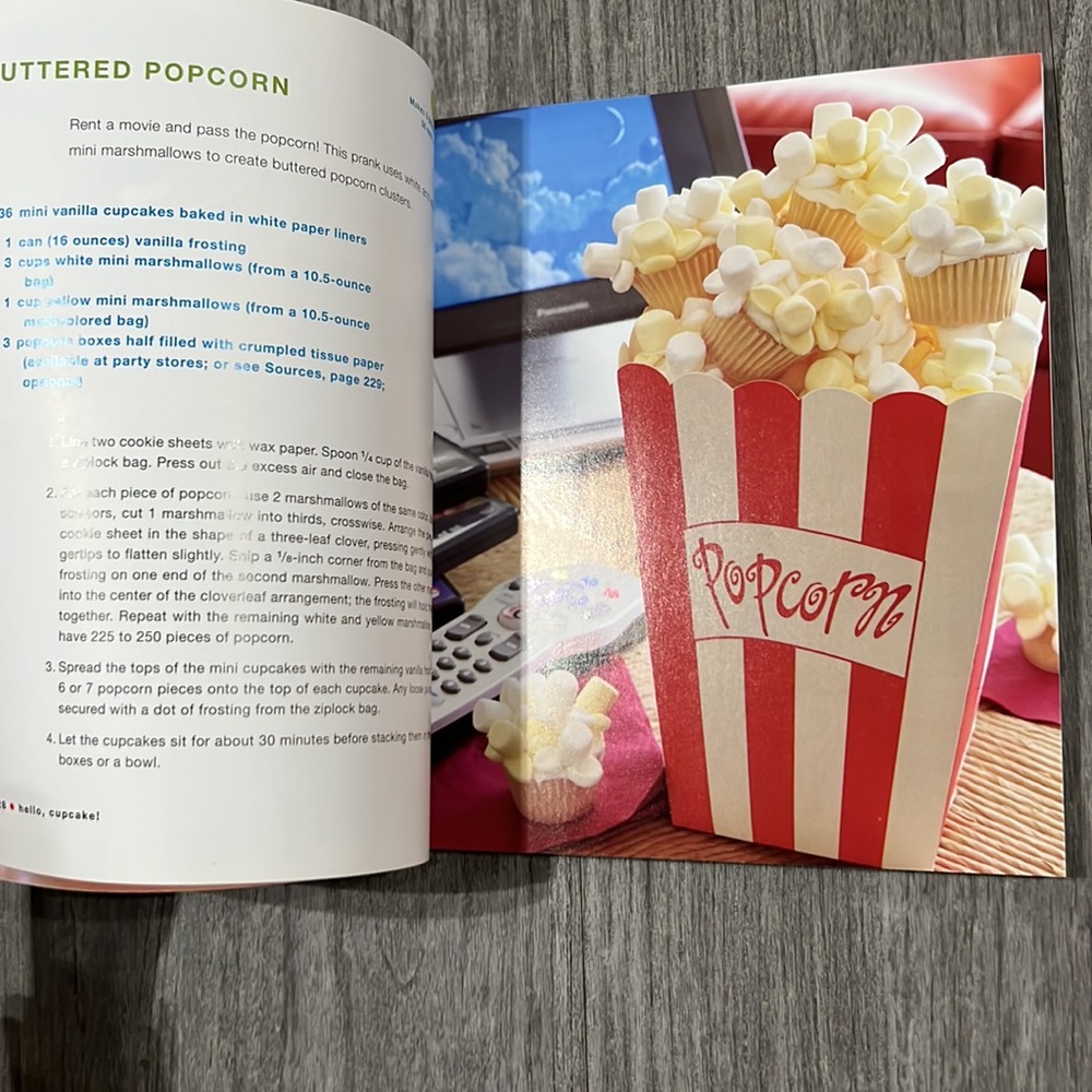 Hello, Cupcake!: Irresistibly Playful Creations Anyone Can Make Paperback Book - Picture 4 of 6